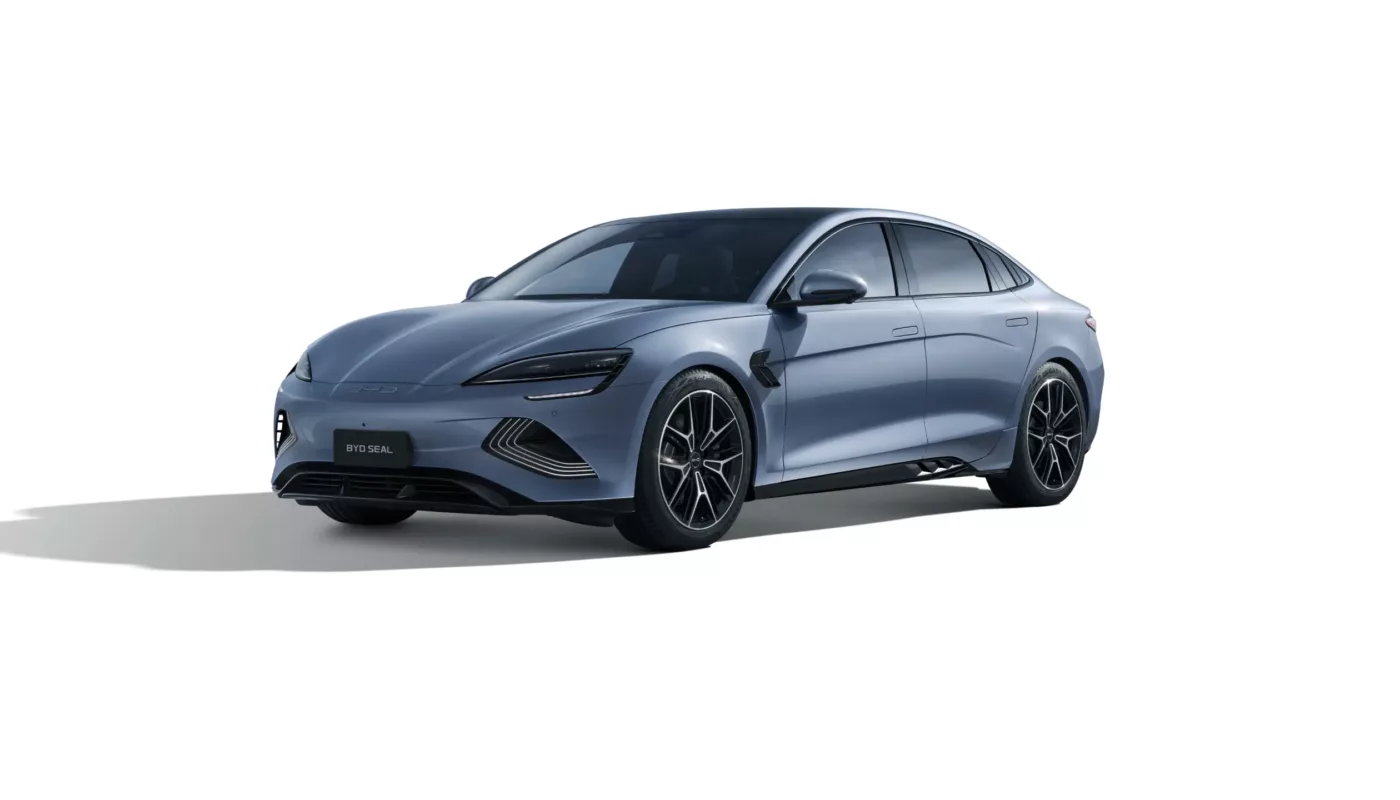 BYD SEAL électrique 2026 vue trois quarts avant