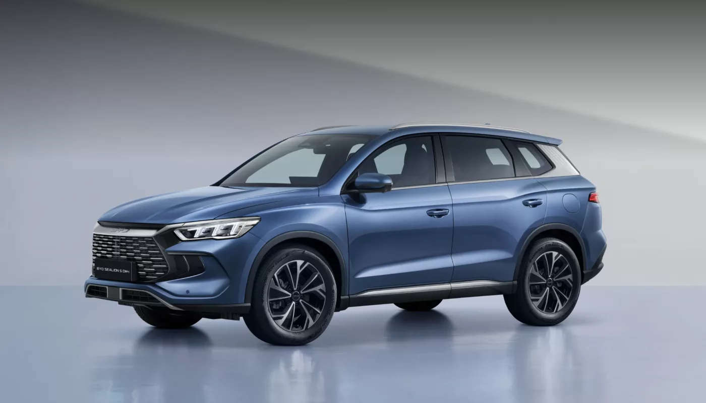 BYD SEALION 5 DM-i 2026 vue trois quarts avant